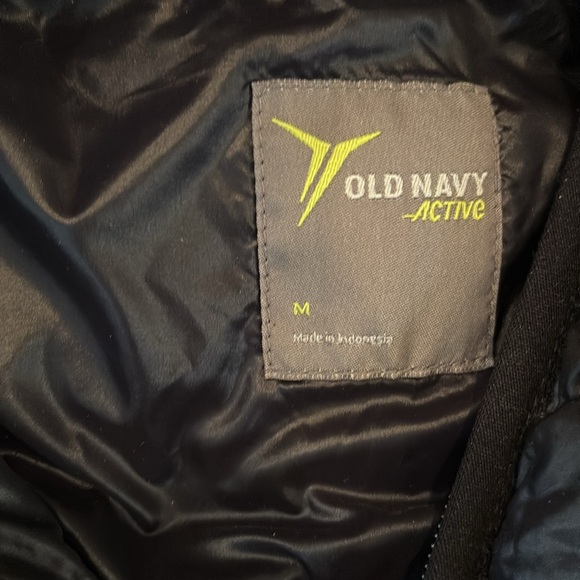 Old Navy bundle of 2 vests Size Medium - Picture 6 of 7